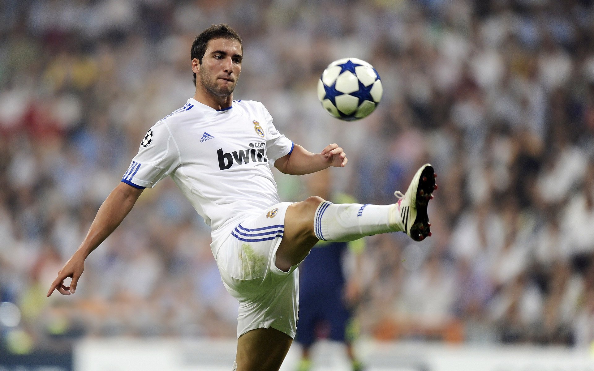 一锤定音，詹姆斯如何让总决赛之夜提前失去悬念